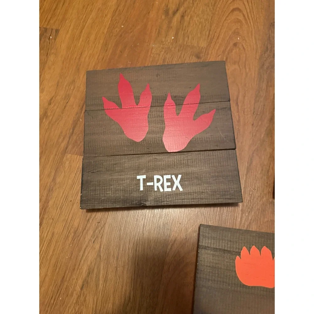 3pc Dinosaur Footprint Wooden Wall Art Set T-Rex Triceratops Stegosaurus Decor‎